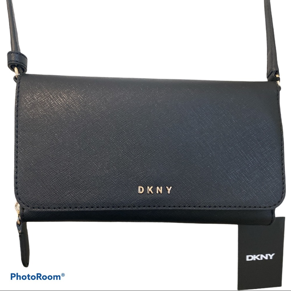 NEW! DKNY Crossbody Wallet Purse Sina Zipper Three Interior Compartments Black